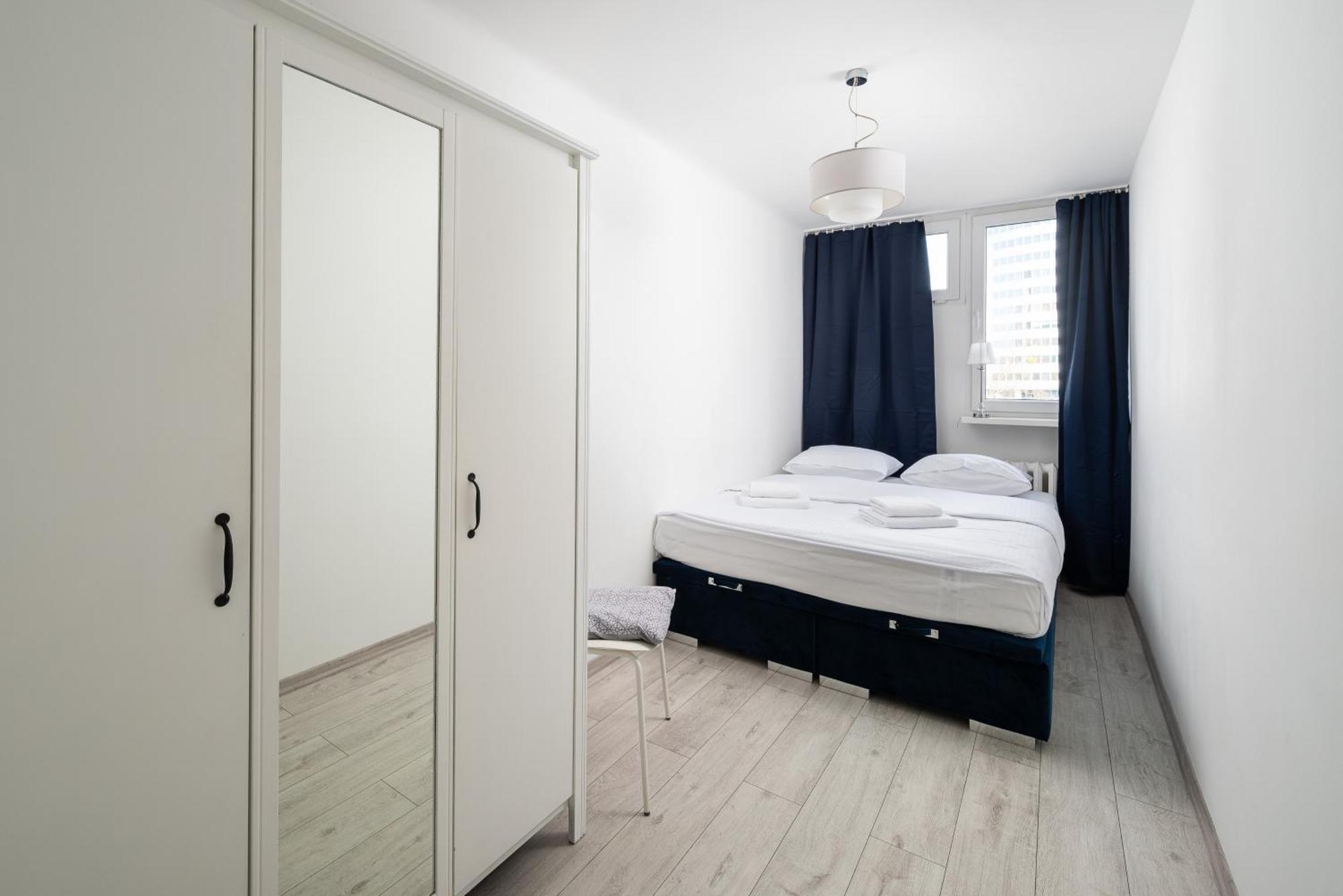 Grzybowska Blue City Centre Apartment Варшава Екстер'єр фото